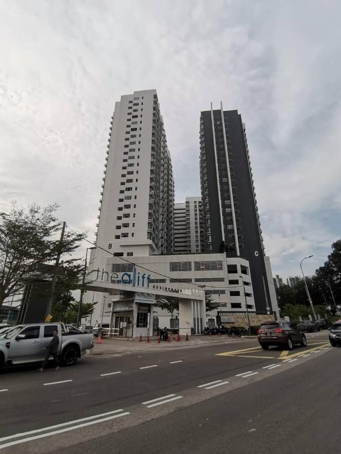 ג'והור בהרו Aliff Residences 艾麗軒 מראה חיצוני תמונה