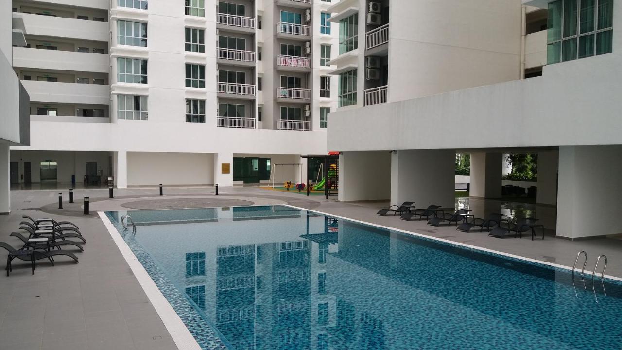 ג'והור בהרו Aliff Residences 艾麗軒 מראה חיצוני תמונה