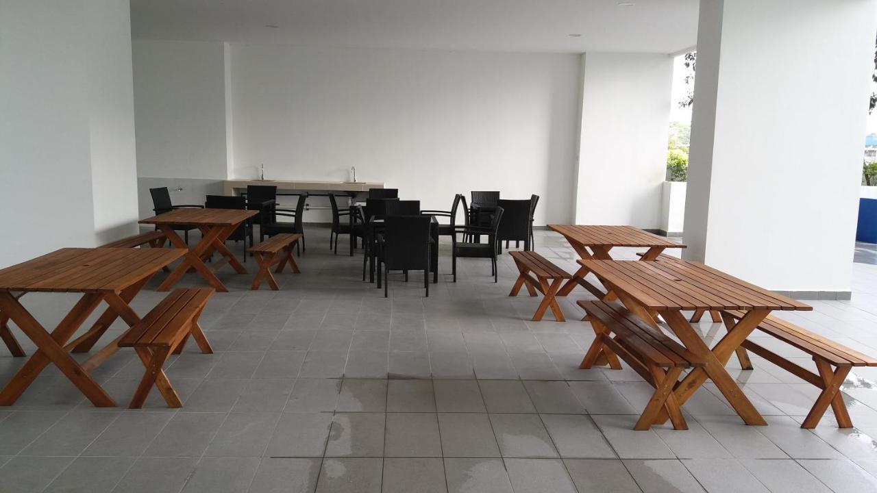 ג'והור בהרו Aliff Residences 艾麗軒 מראה חיצוני תמונה