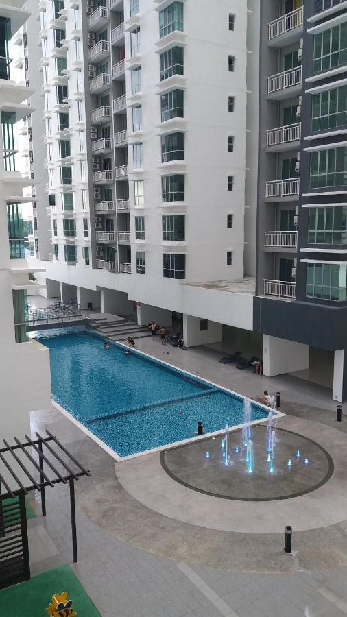 ג'והור בהרו Aliff Residences 艾麗軒 מראה חיצוני תמונה